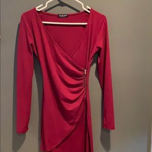 Size Small rayon fitted fashion nova dress🔥